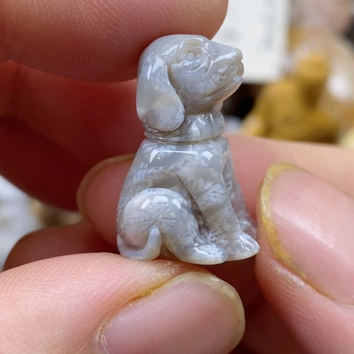 颈饰未镶嵌硅化珊瑚（珊瑚玉）小摆件
