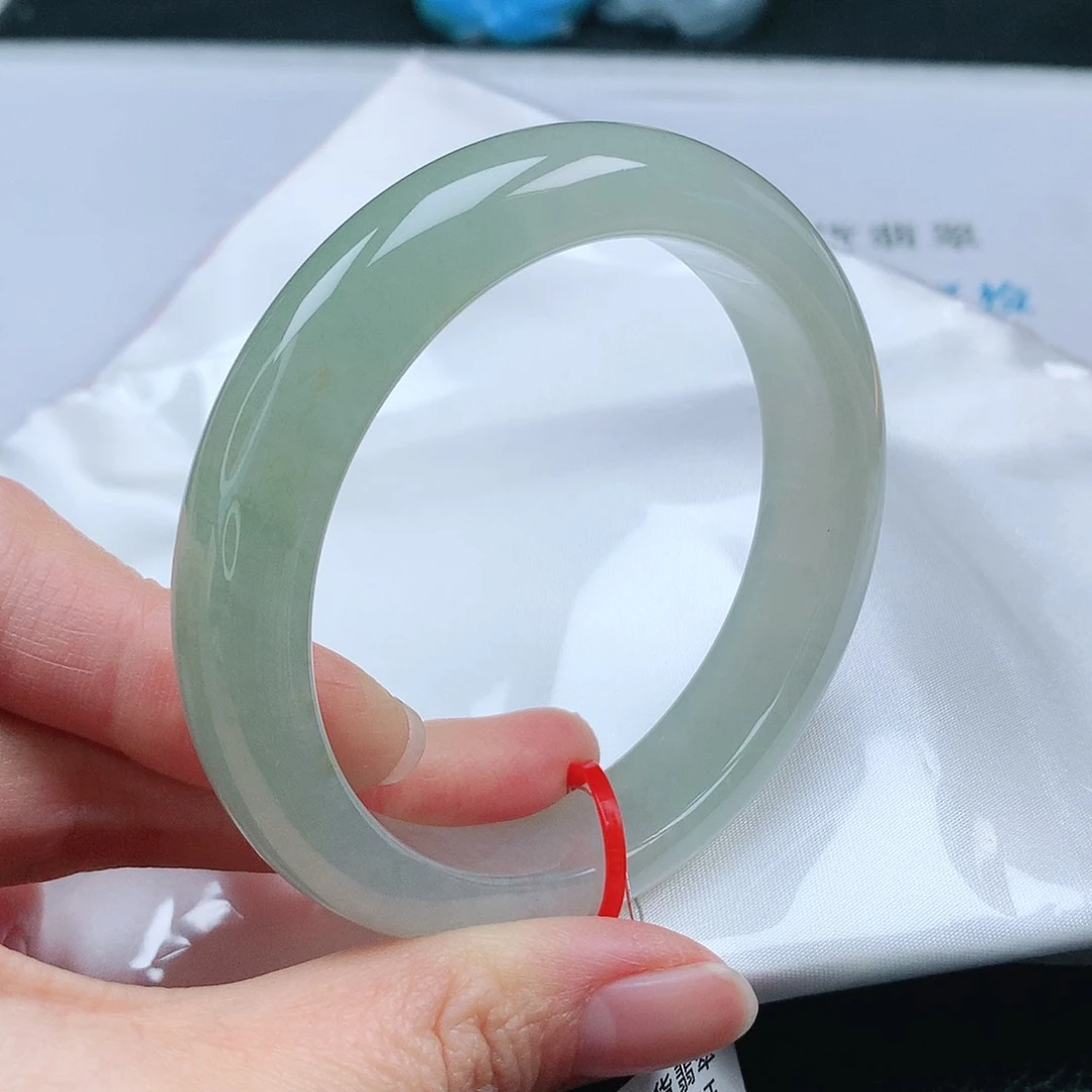 翡翠手镯未镶嵌57圈