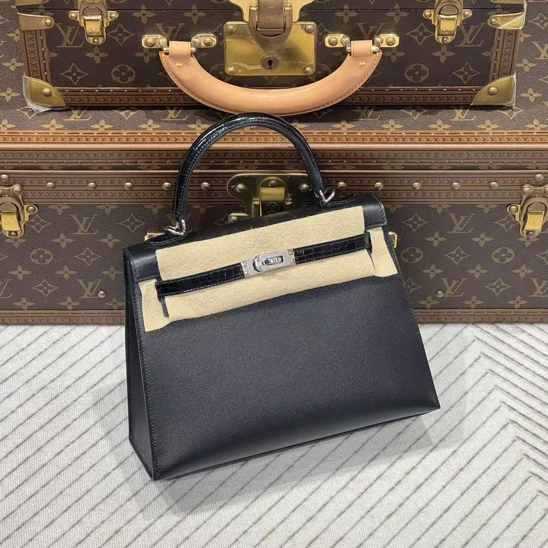 未使用 Hermes/爱马仕 lina/u刻/黑银kelly25 touch包