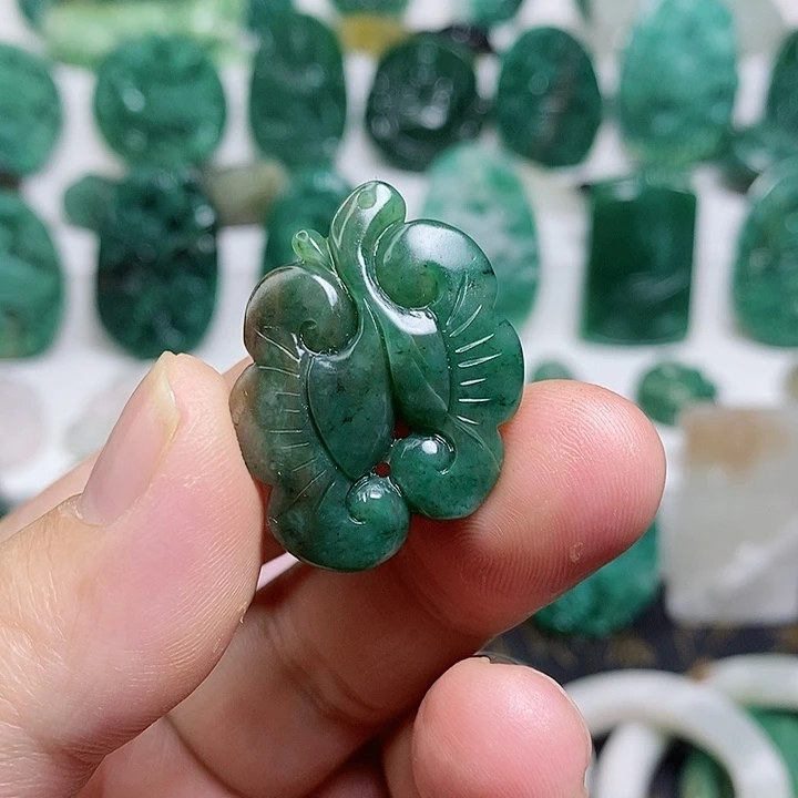 未镶嵌独山玉颈饰