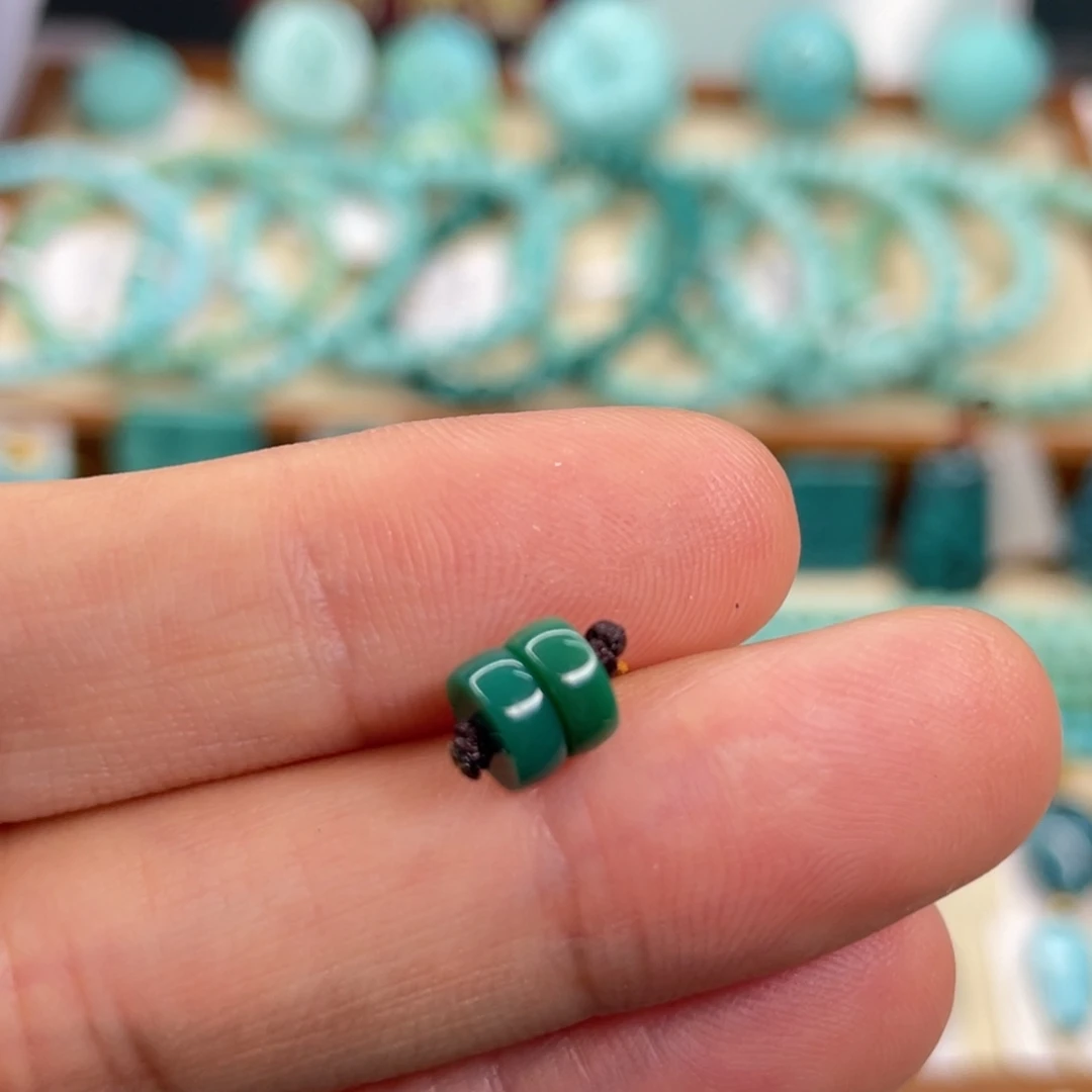 绿松石未镶嵌挂件