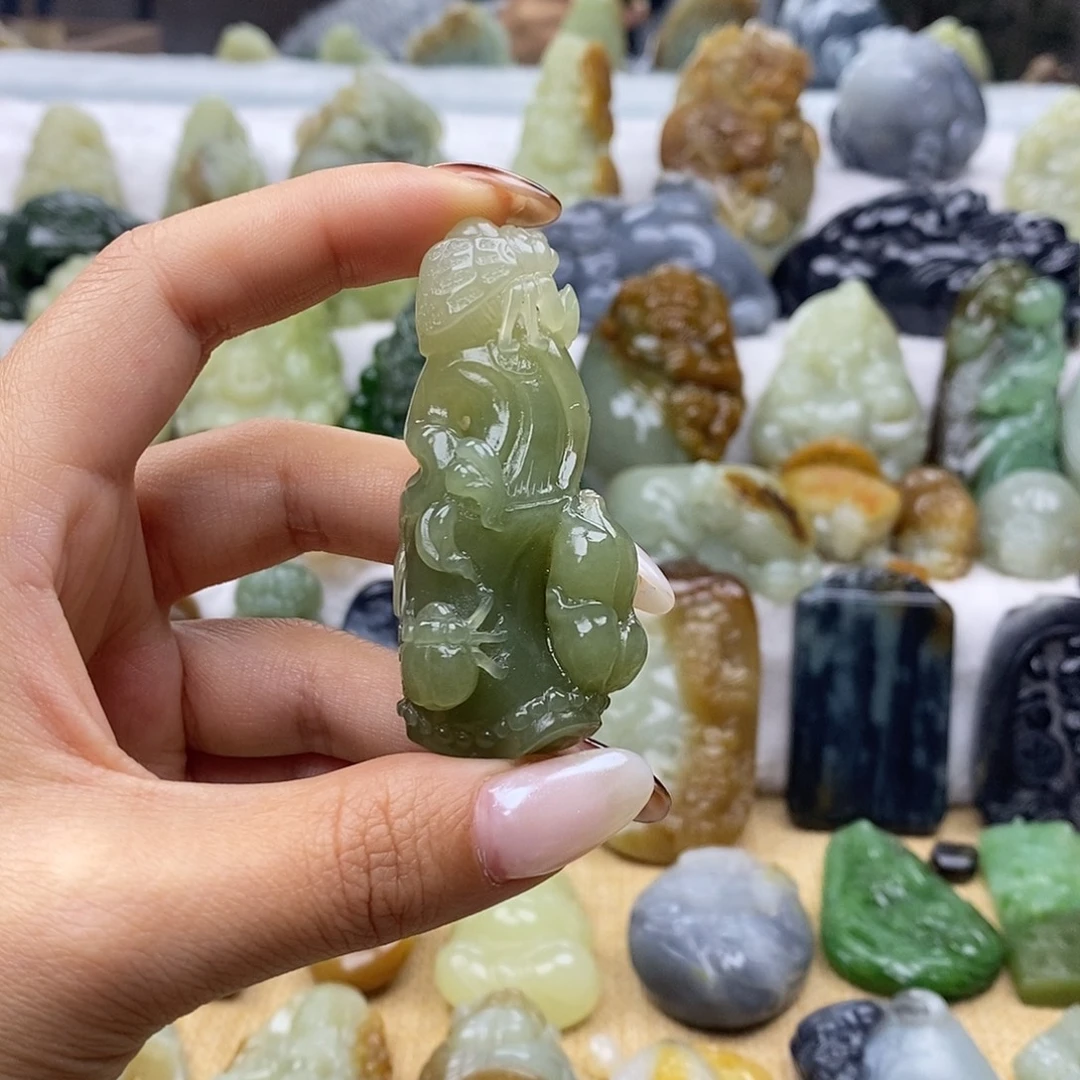 和田玉未镶嵌颈饰