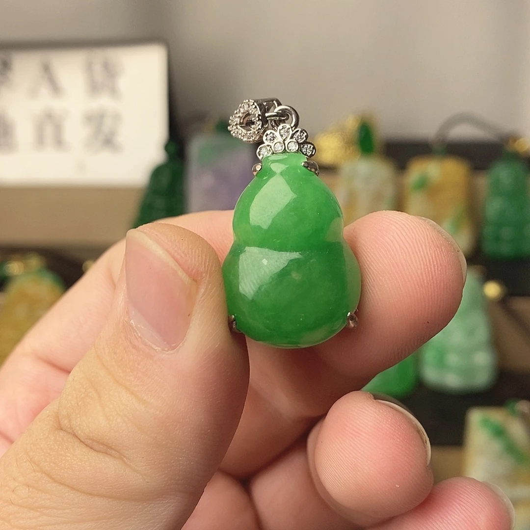 翡翠银S925镶嵌吊坠(赠链)