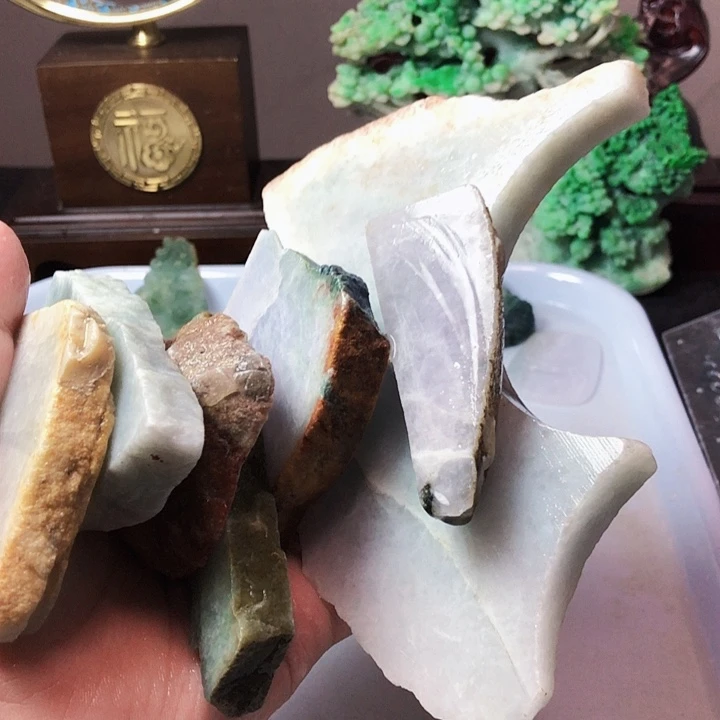 翡翠未镶嵌颈饰灰***兑