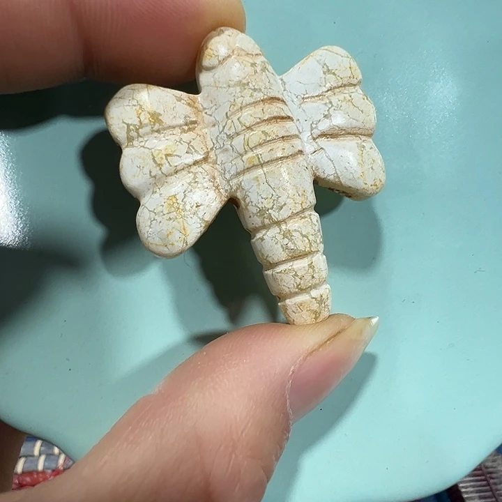 透闪石质玉未镶嵌挂件