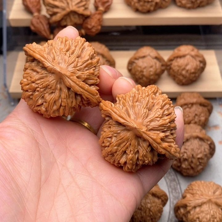 北***部核桃把件文玩核桃四座楼