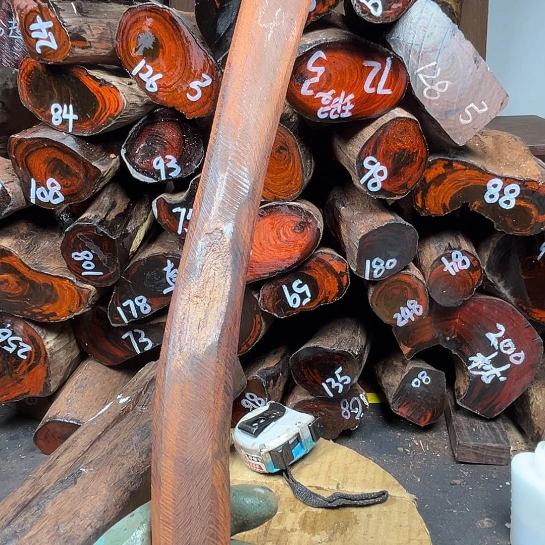 看***情檀木大红酸枝交趾黄檀