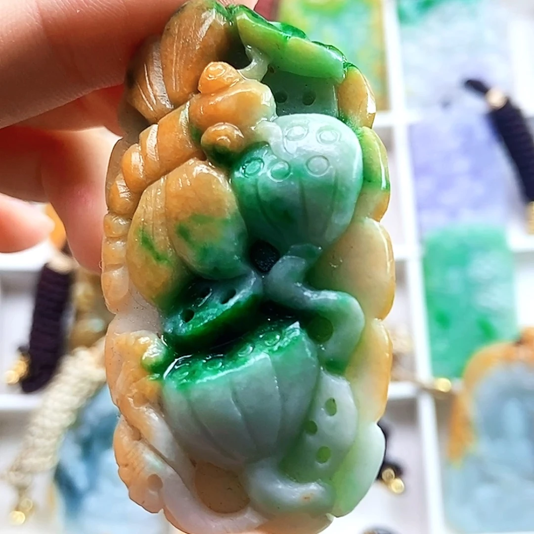 翡翠未镶嵌颈饰翡翠