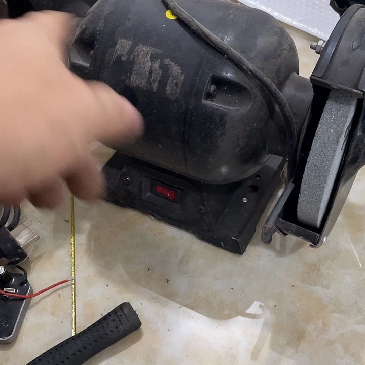黑色砂轮机一个发货