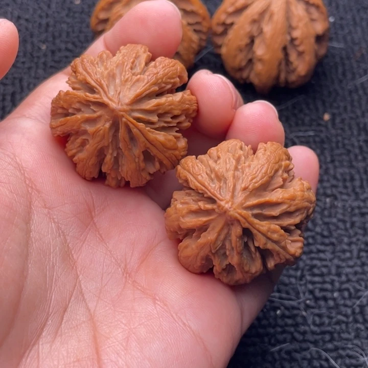 吊坠文玩核桃文玩核桃18