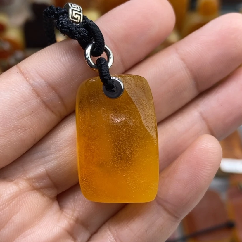 【闪购商品】琥珀颈饰未镶嵌