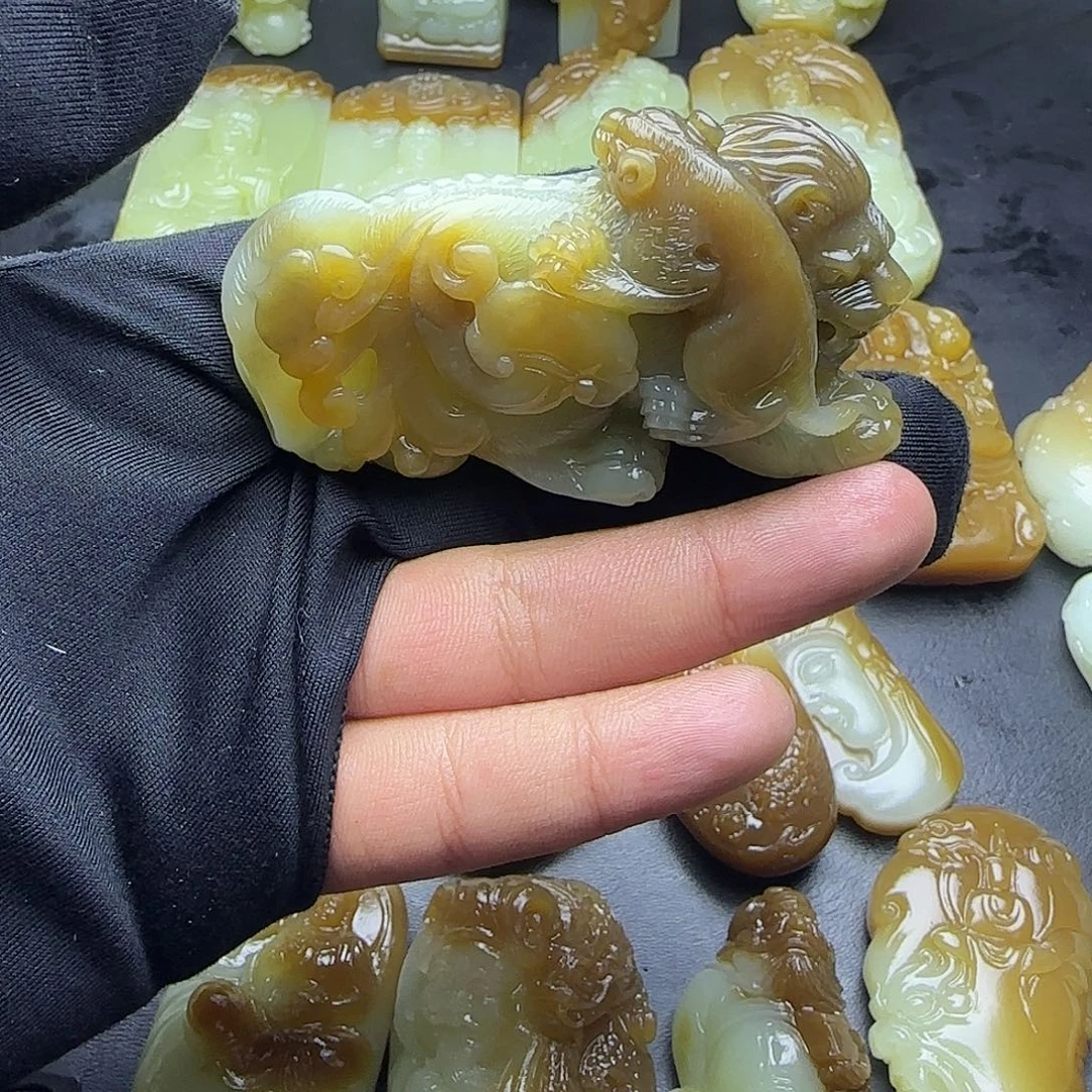 和田玉（糖玉）未镶嵌颈饰