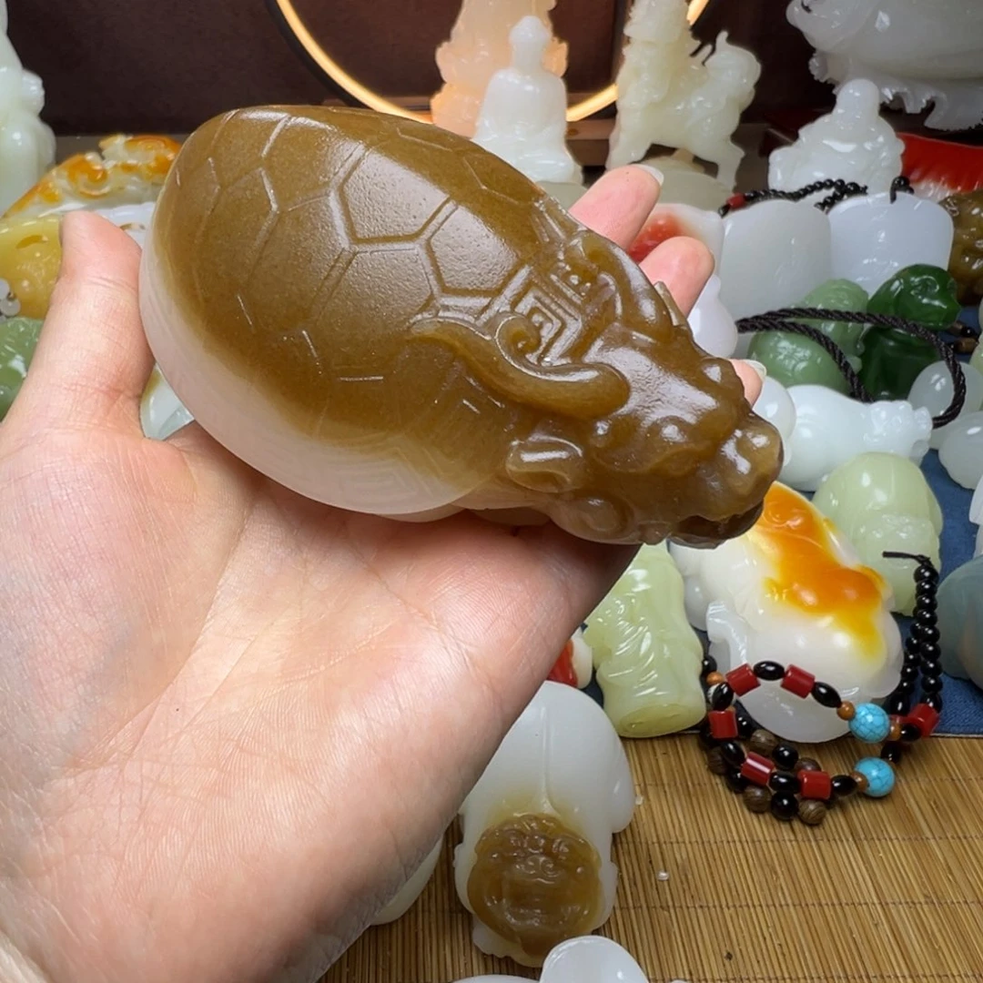 石材手工雕刻糖白色龙龟