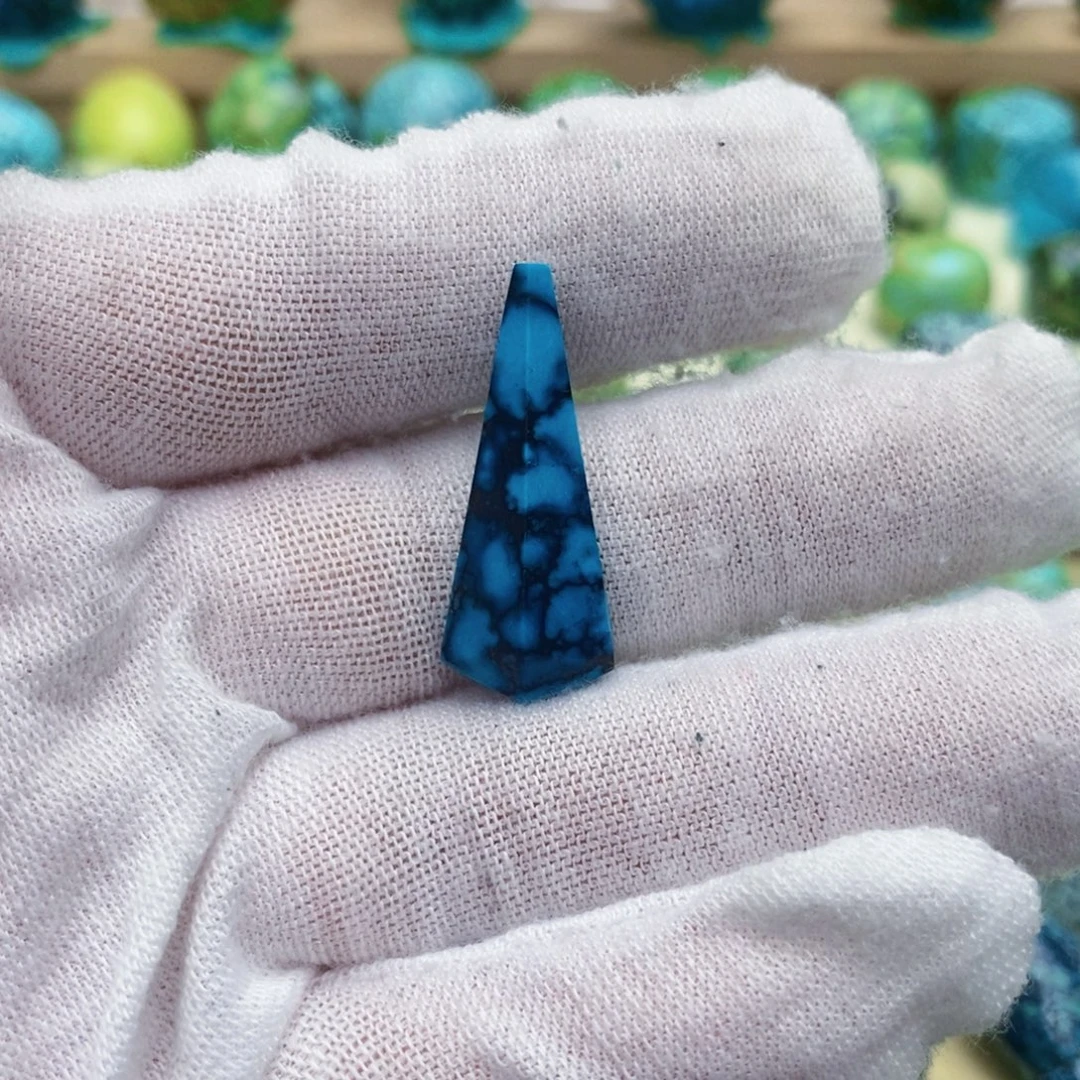 定制绿松石未镶嵌乌兰花吊坠