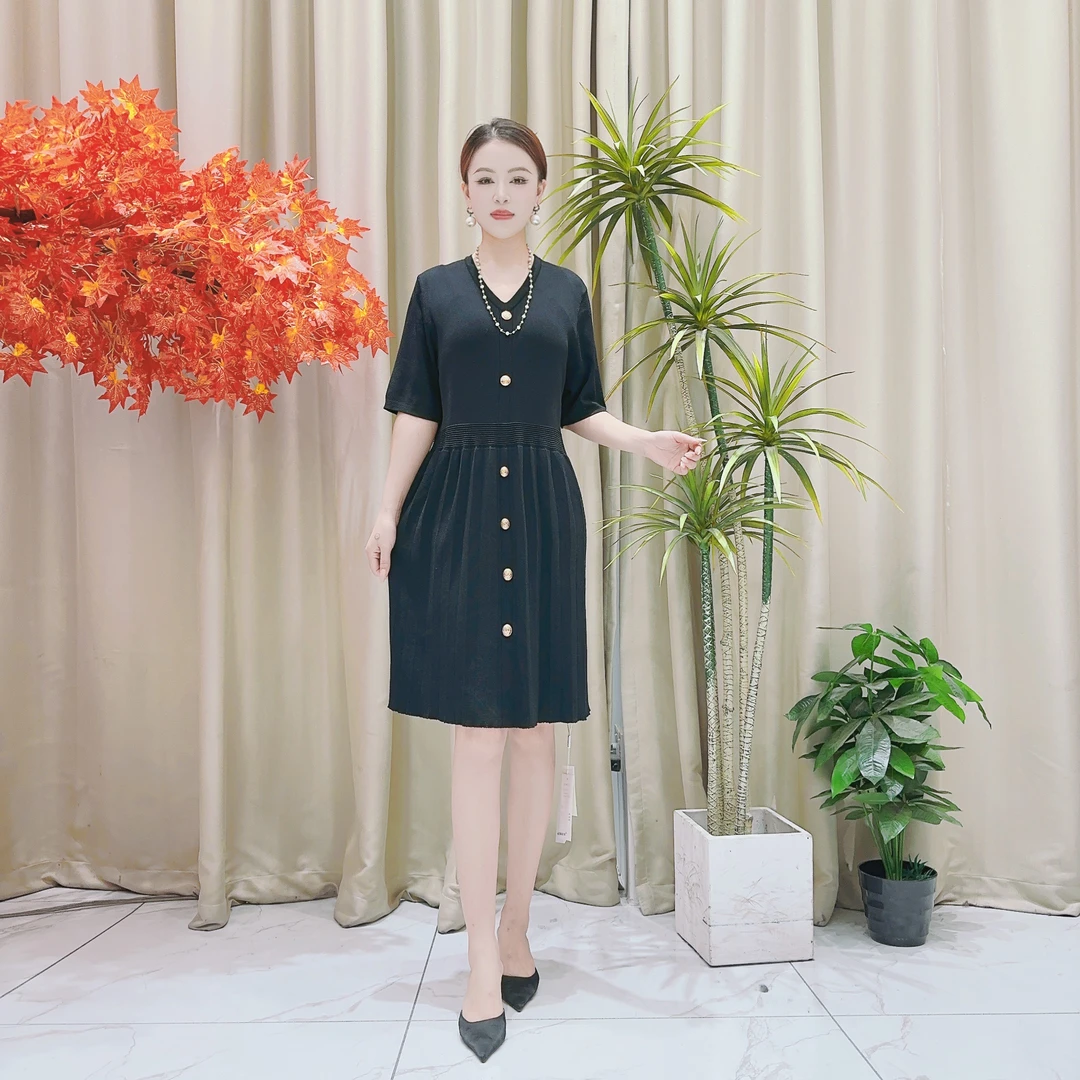 9563黑色夏季轻奢女装连衣裙简约气质长裙