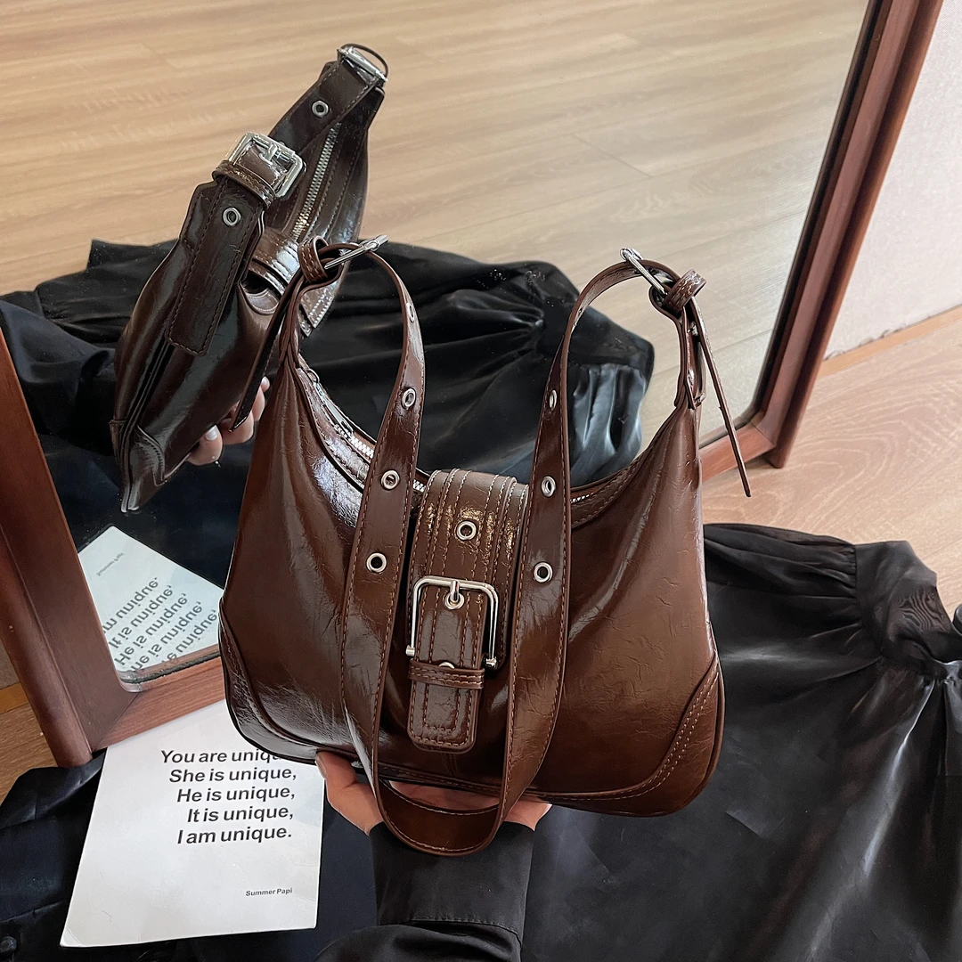 2025新款复古包包女大容量女包小众设计单肩斜挎包休闲通勤饺子包