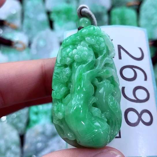 吊坠(不含链)未镶嵌翡翠
