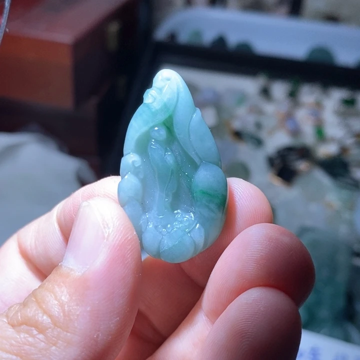 翡翠颈饰未镶嵌好