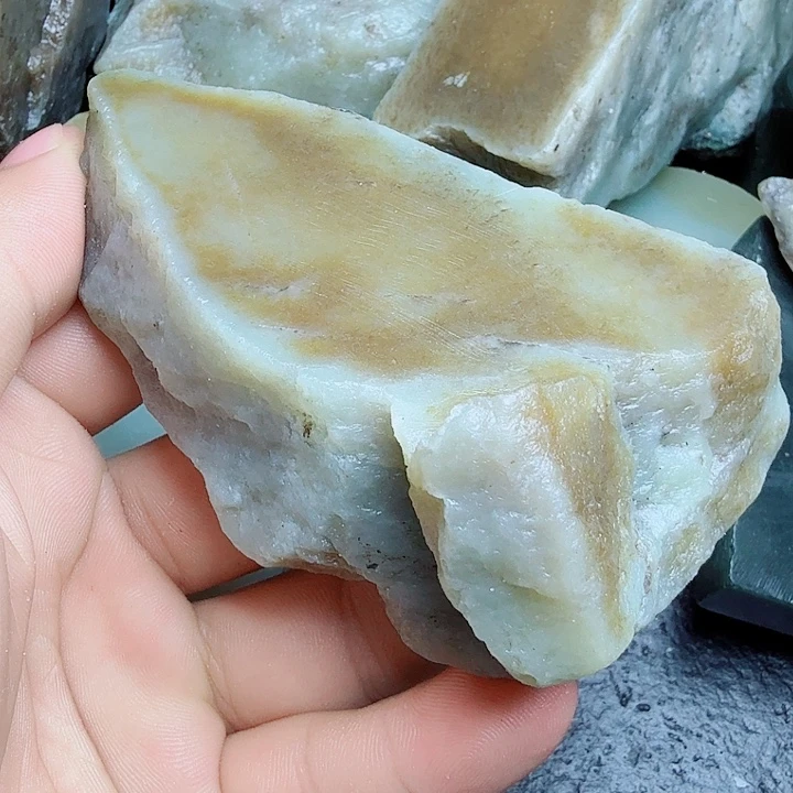 未镶嵌和田玉（糖玉）珠宝奇石