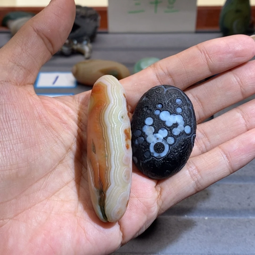 宝***姐玛瑙/玉髓颈饰合金