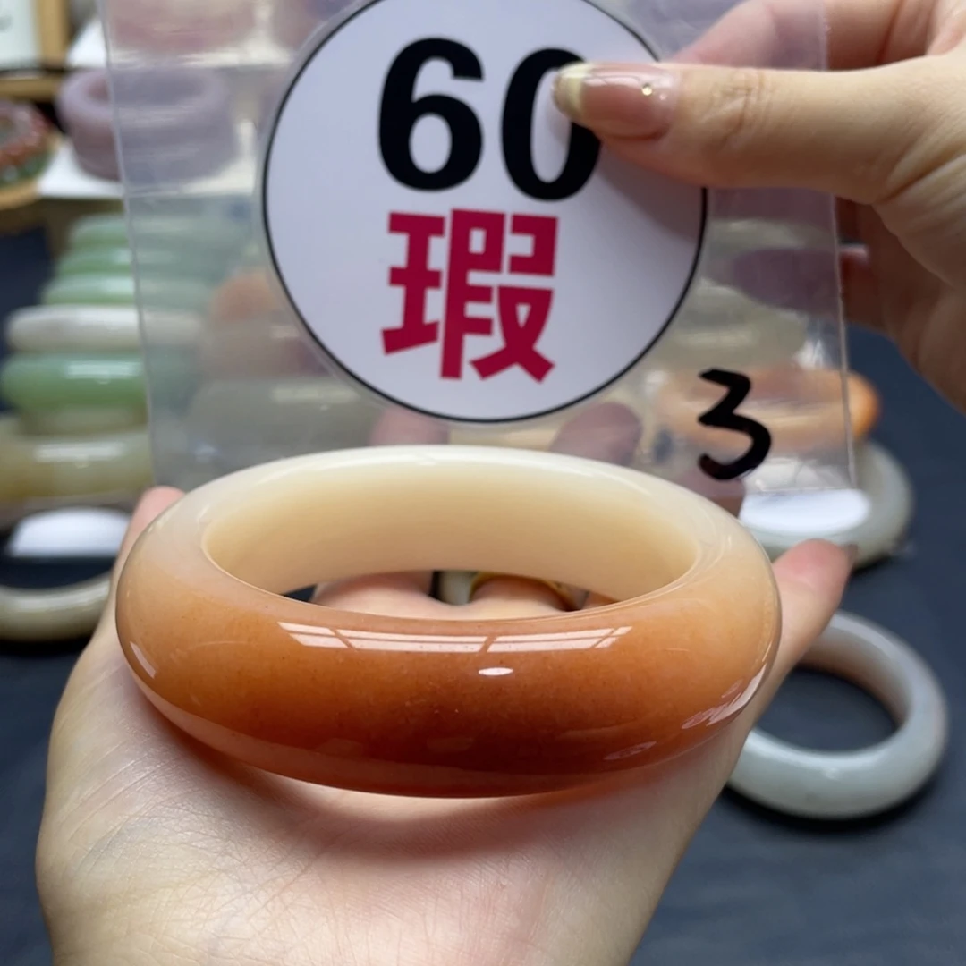 未镶嵌手镯石英岩玉