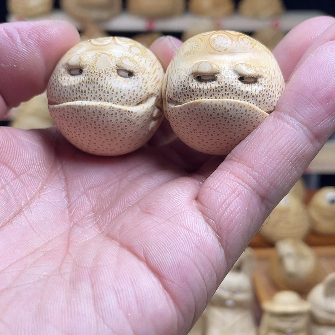 竹竹根雕金蟾手球