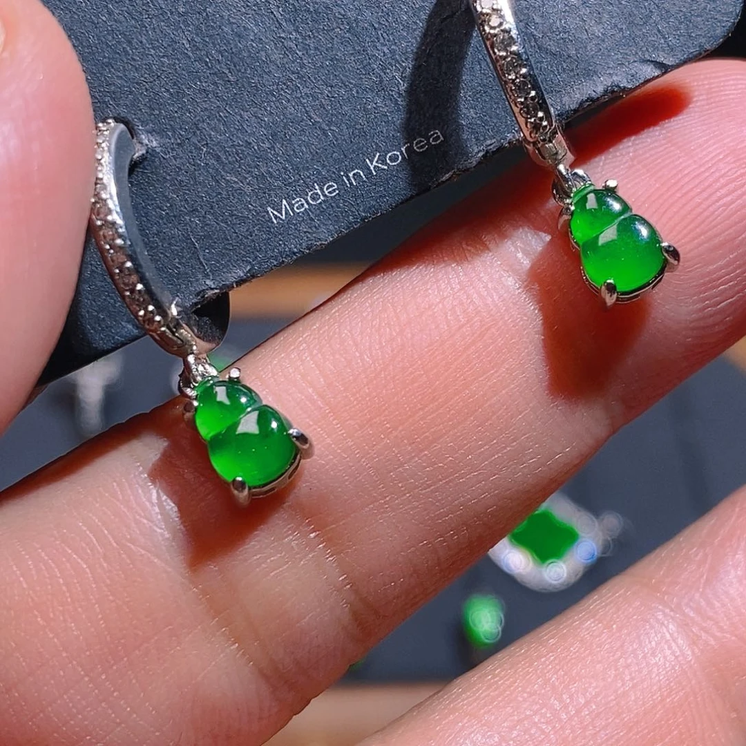 翡翠耳饰未镶嵌