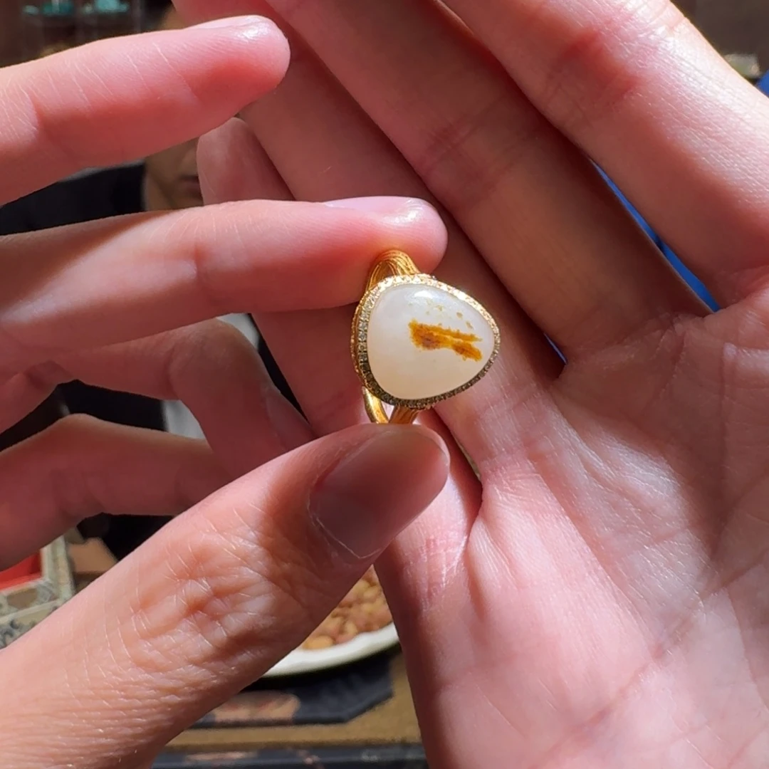 和田玉18K金镶嵌颈饰127巴哥代购不退