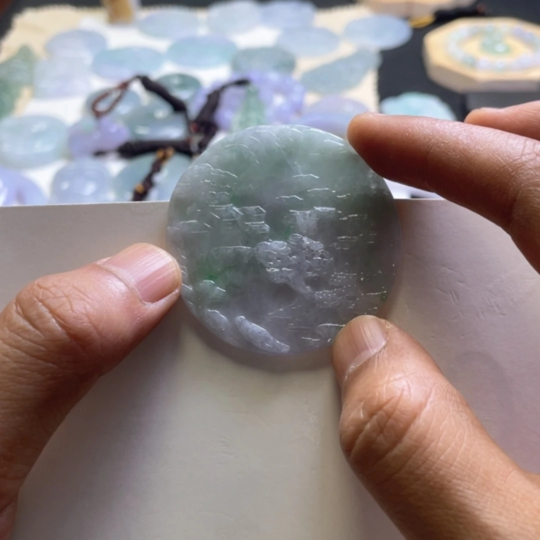 【闪购商品】翡翠未镶嵌颈饰冰春彩山水牌