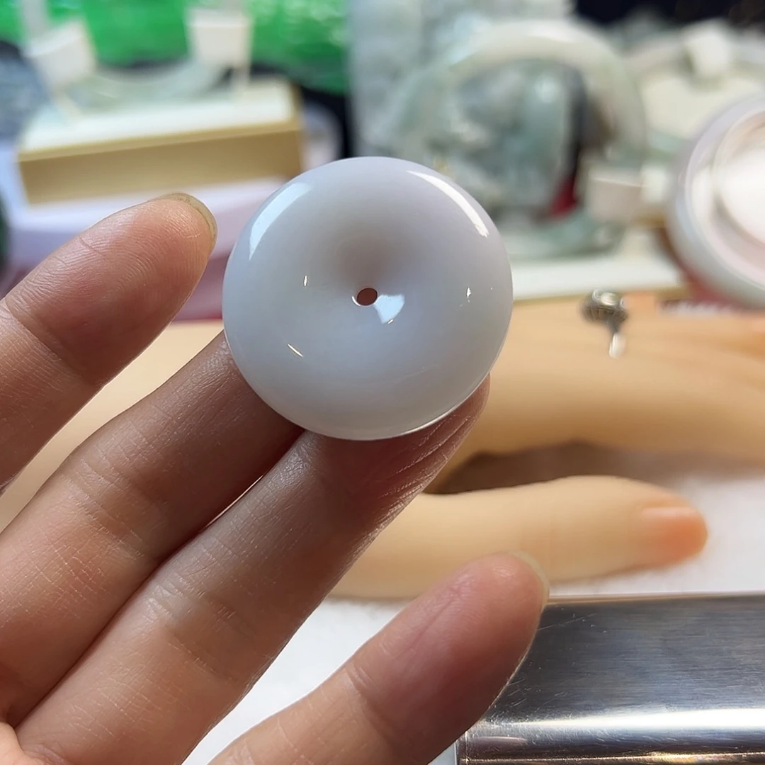 颈饰未镶嵌翡翠平安扣