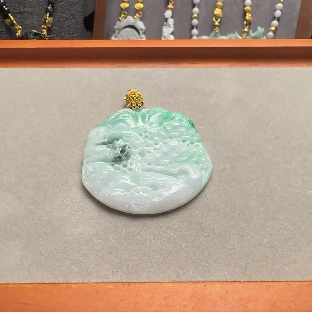翡翠未镶嵌吊坠(赠链)
