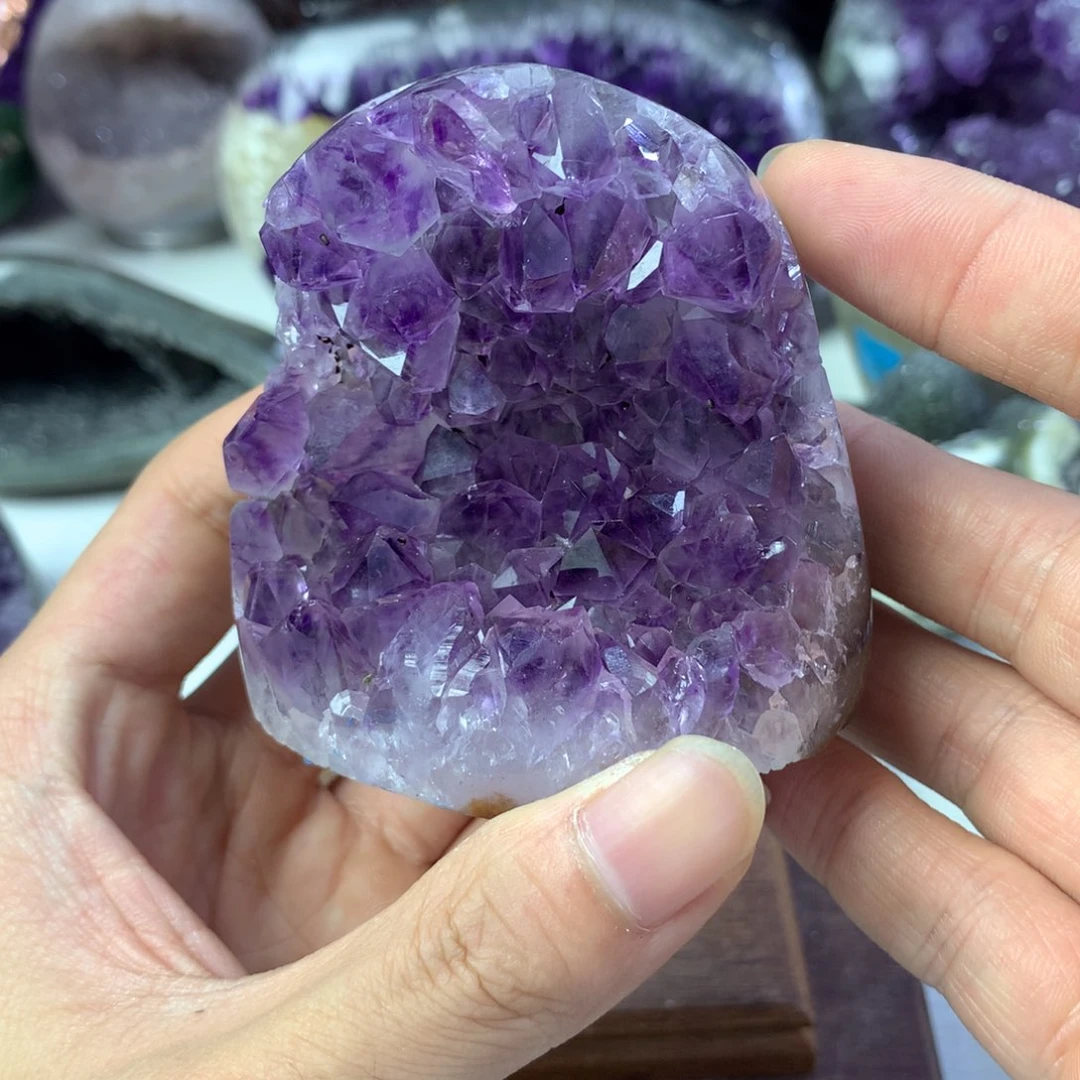 未镶嵌水晶大型摆件（非配饰）