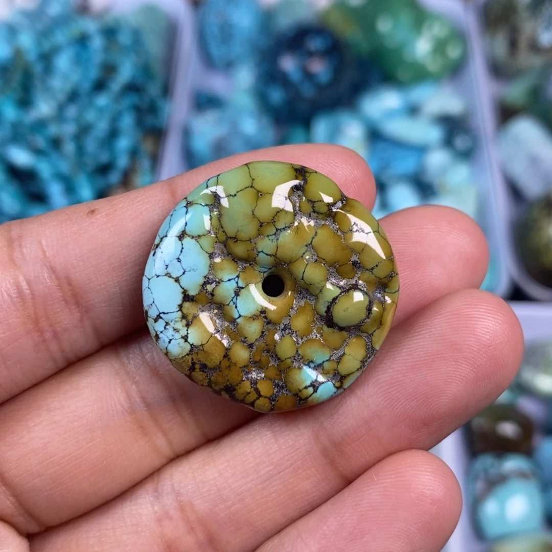 绿松石未镶嵌颈饰