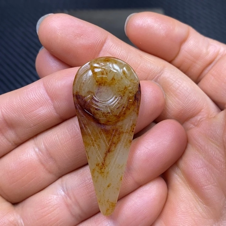 和田玉挂件未镶嵌魔****手