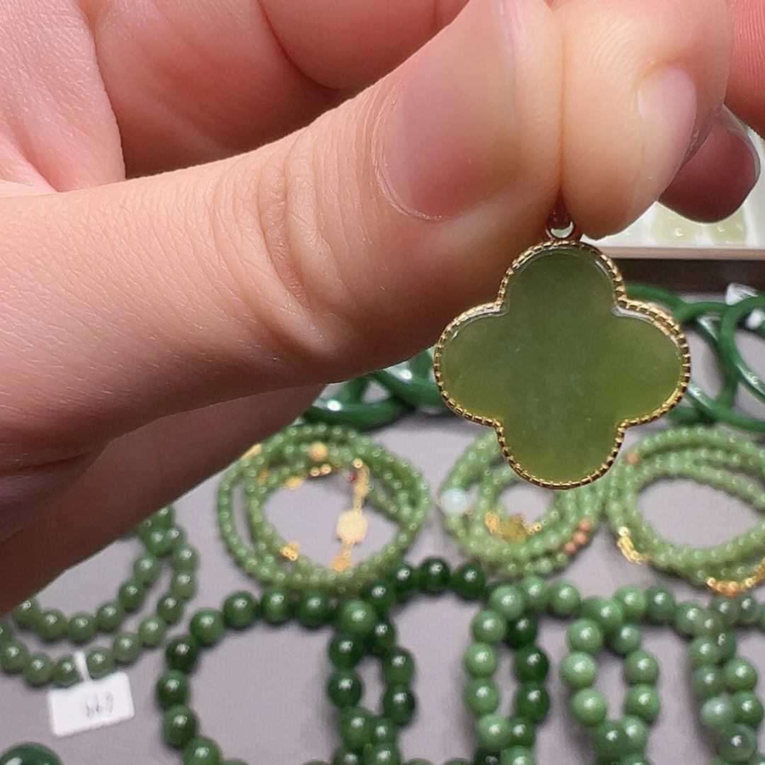 颈饰银S925镀金镶嵌和田玉（碧玉）