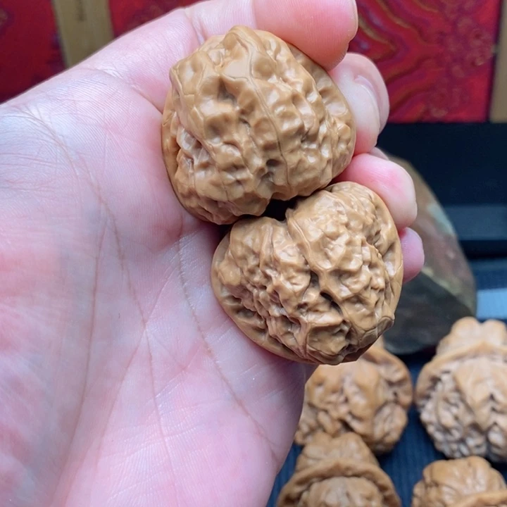 文玩核桃把件边36，肚40，高33，四开
