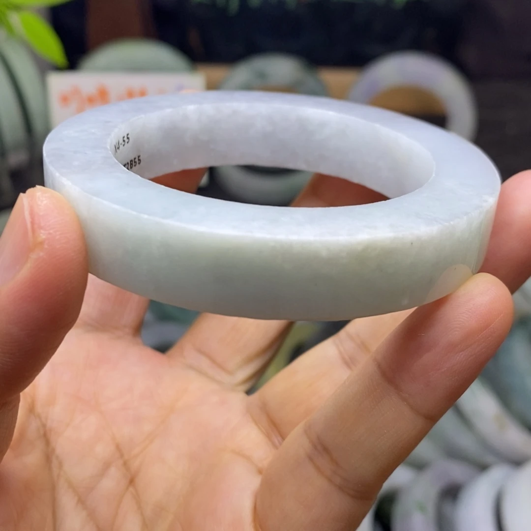 定制翡翠未镶嵌手镯