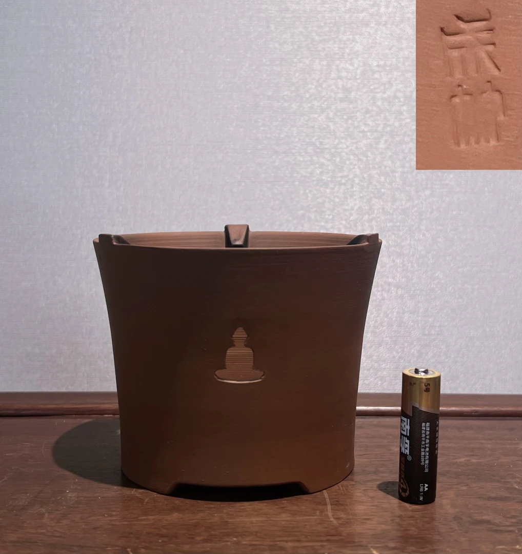 日本舶来，红泥小凉炉，名家作，精致小巧，温茶使用，口12高10。围炉