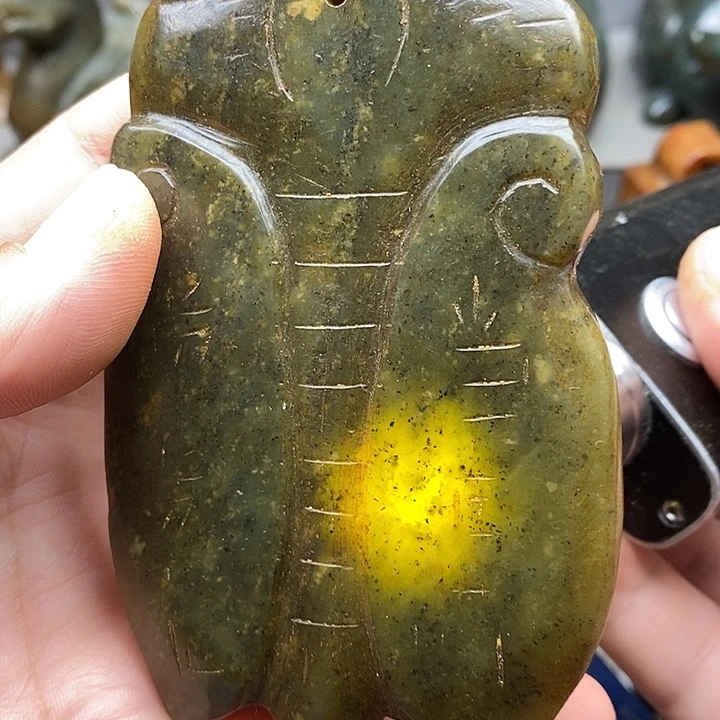 未镶嵌蛇纹石玉颈饰