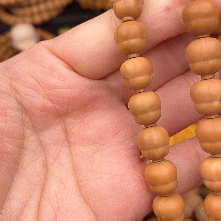 手串文玩核桃漏眼款