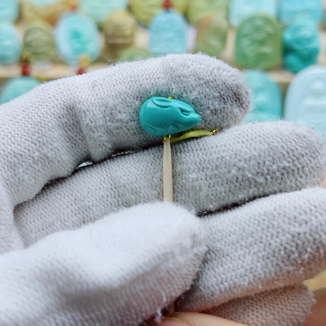 绿松石未镶嵌珠宝奇石