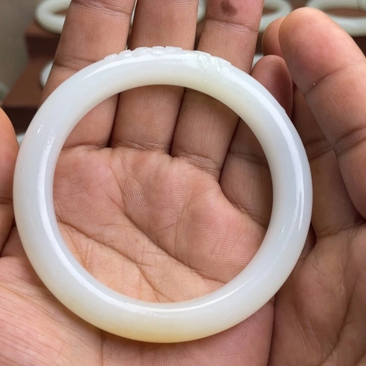 【闪购商品】未镶嵌手镯和田玉