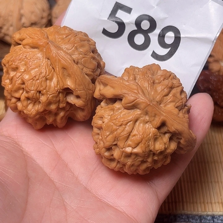 中***贸把件文玩核桃龙鼎。边51。 589