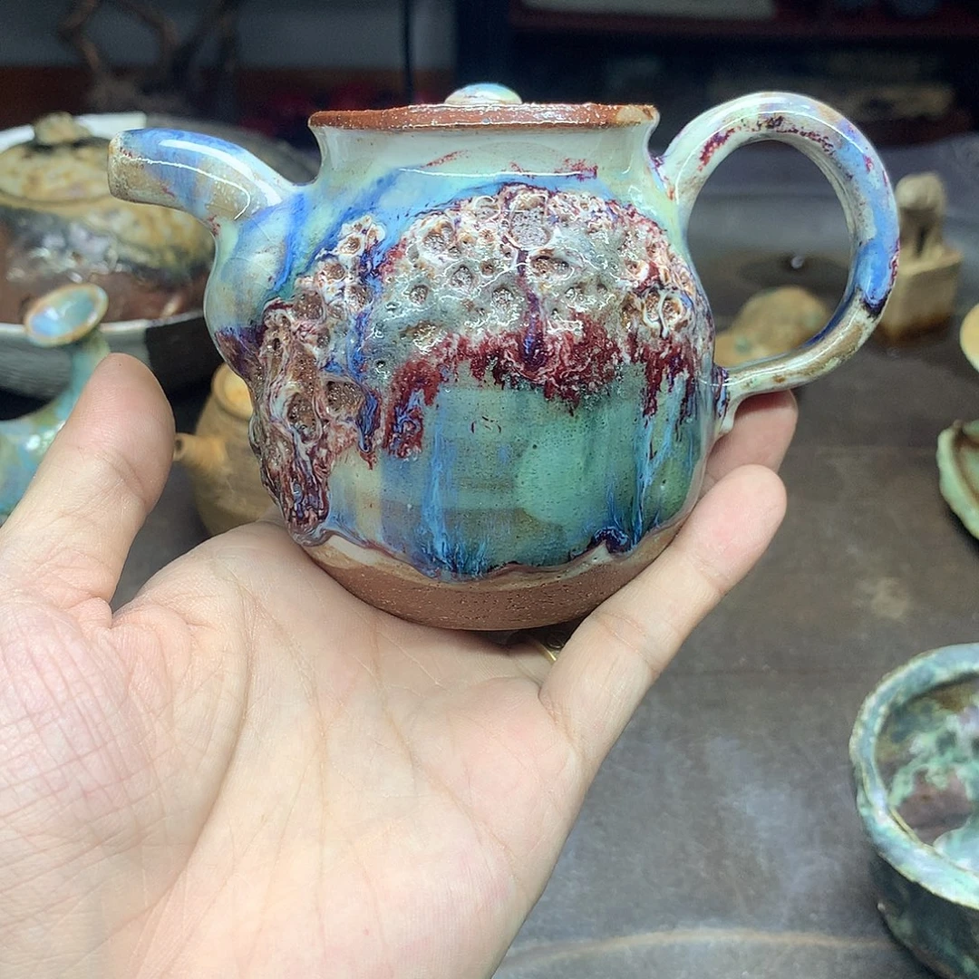 杨树手作多彩虫蛀正把