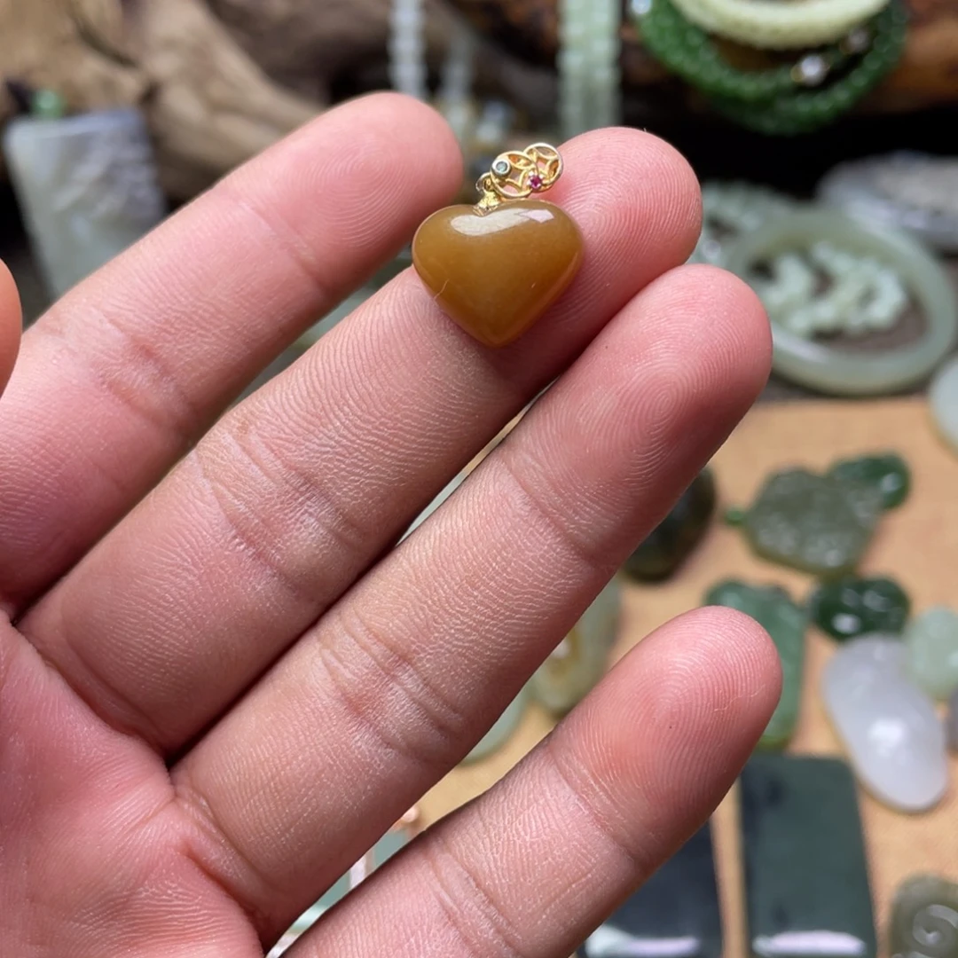 花***花和田玉未镶嵌颈饰