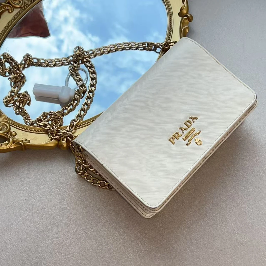 95新 Prada/普拉达 普拉达白金斜挎包/95新/聪聪