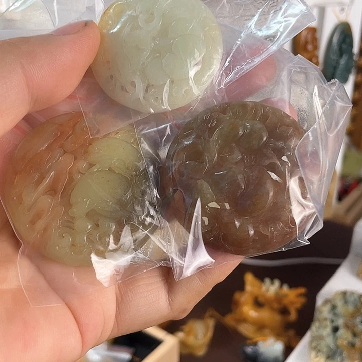 蛇纹石玉未镶嵌颈饰1***0
