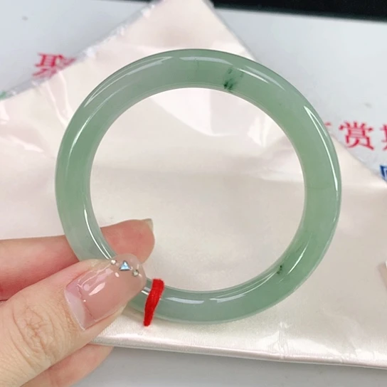 翡翠手镯未镶嵌天然翡翠A货902