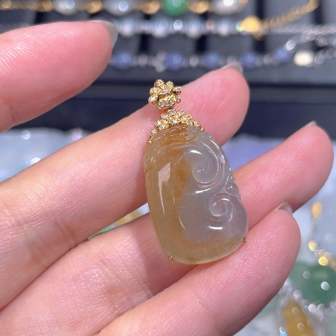 颈饰18K金镶嵌翡翠翡翠