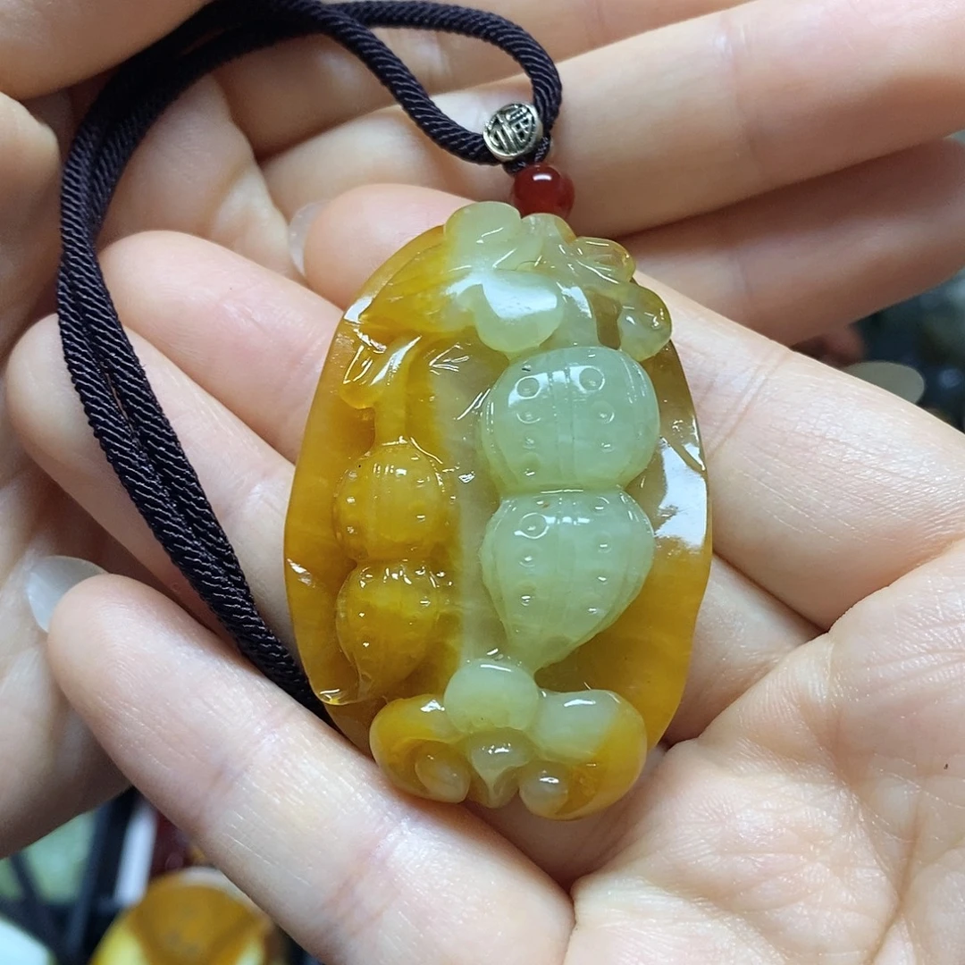 岫玉未镶嵌吊坠(赠链)